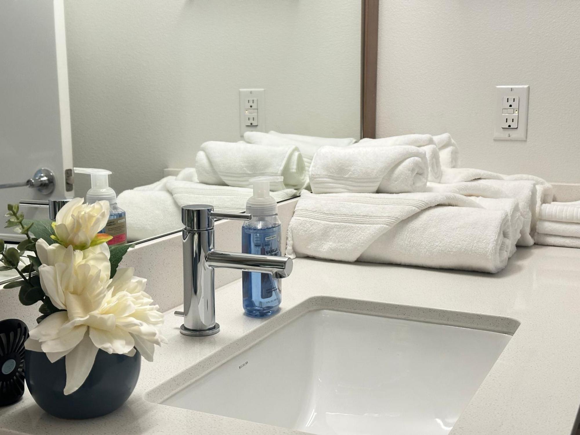 Top Luxury Lifestyle- Downtown Tacoma Near Everything Convention Center And More Экстерьер фото